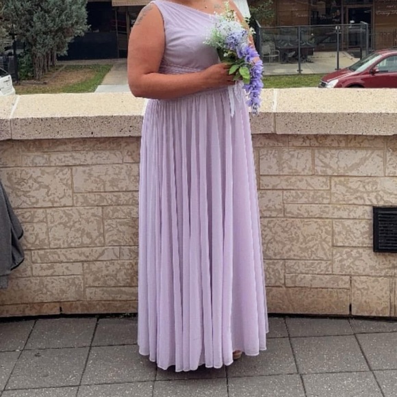 Elegant Lavender Evening Gown - Picture 2 of 7